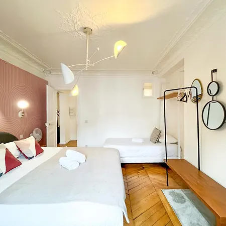 99 - Urban Fabulous 6 Bedrooms Apartment *