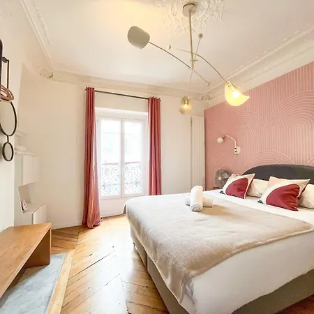 99 - Urban Fabulous 6 Bedrooms Apartment Paris