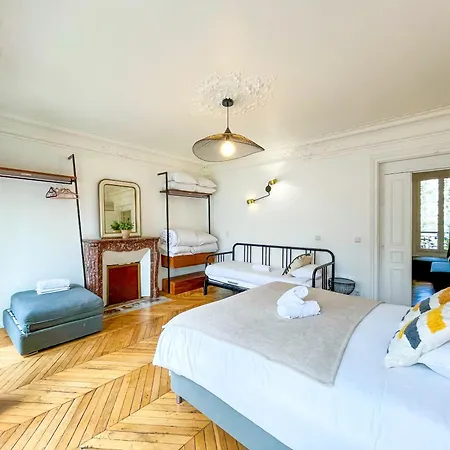 99 - Urban Fabulous 6 Bedrooms Apartment Paris