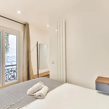 99 - Urban Fabulous 6 Bedrooms Paris